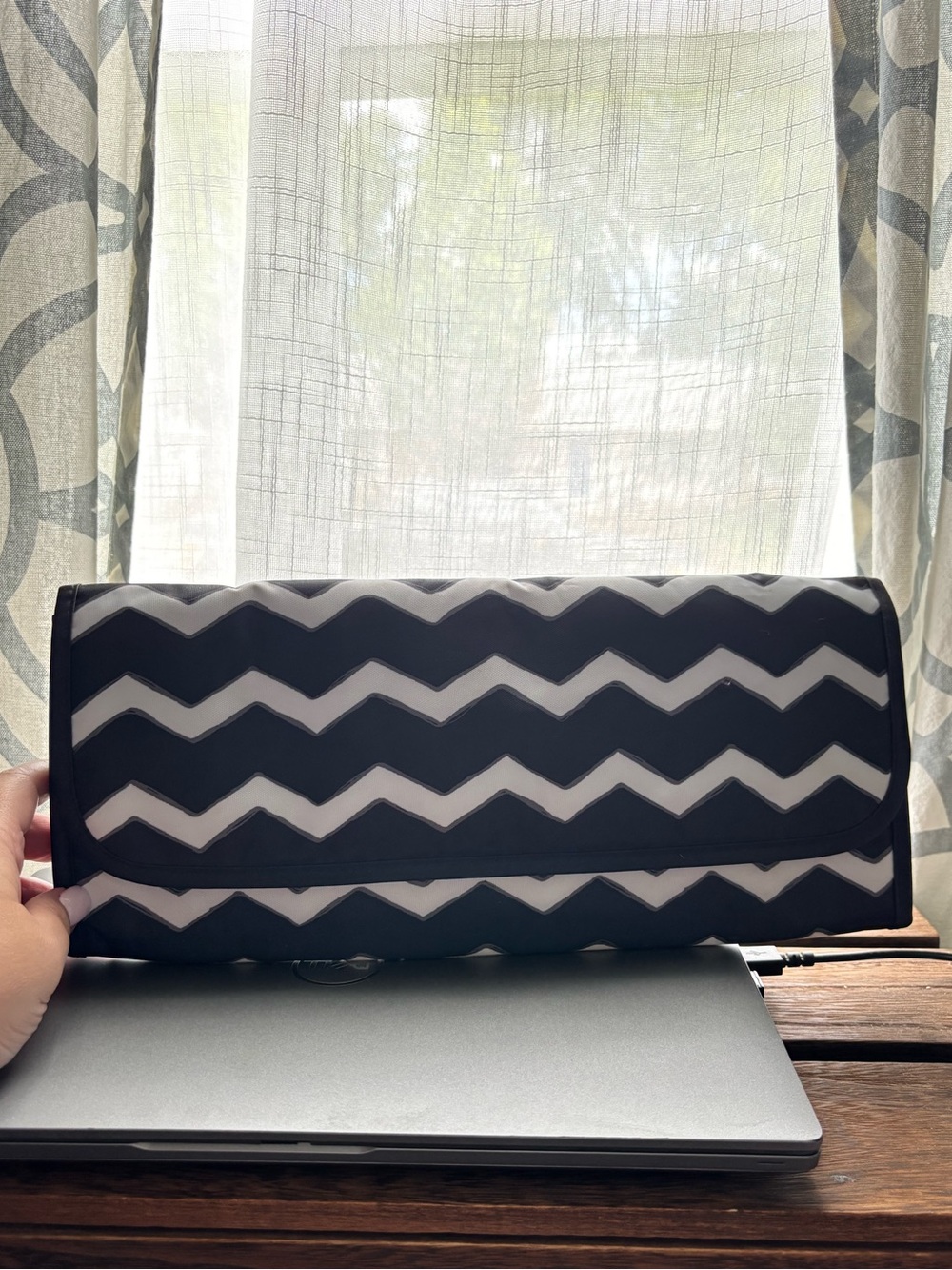 Thirty One Gifts B&W Chevron Flat Iron/Curling Iron Travel Clutch